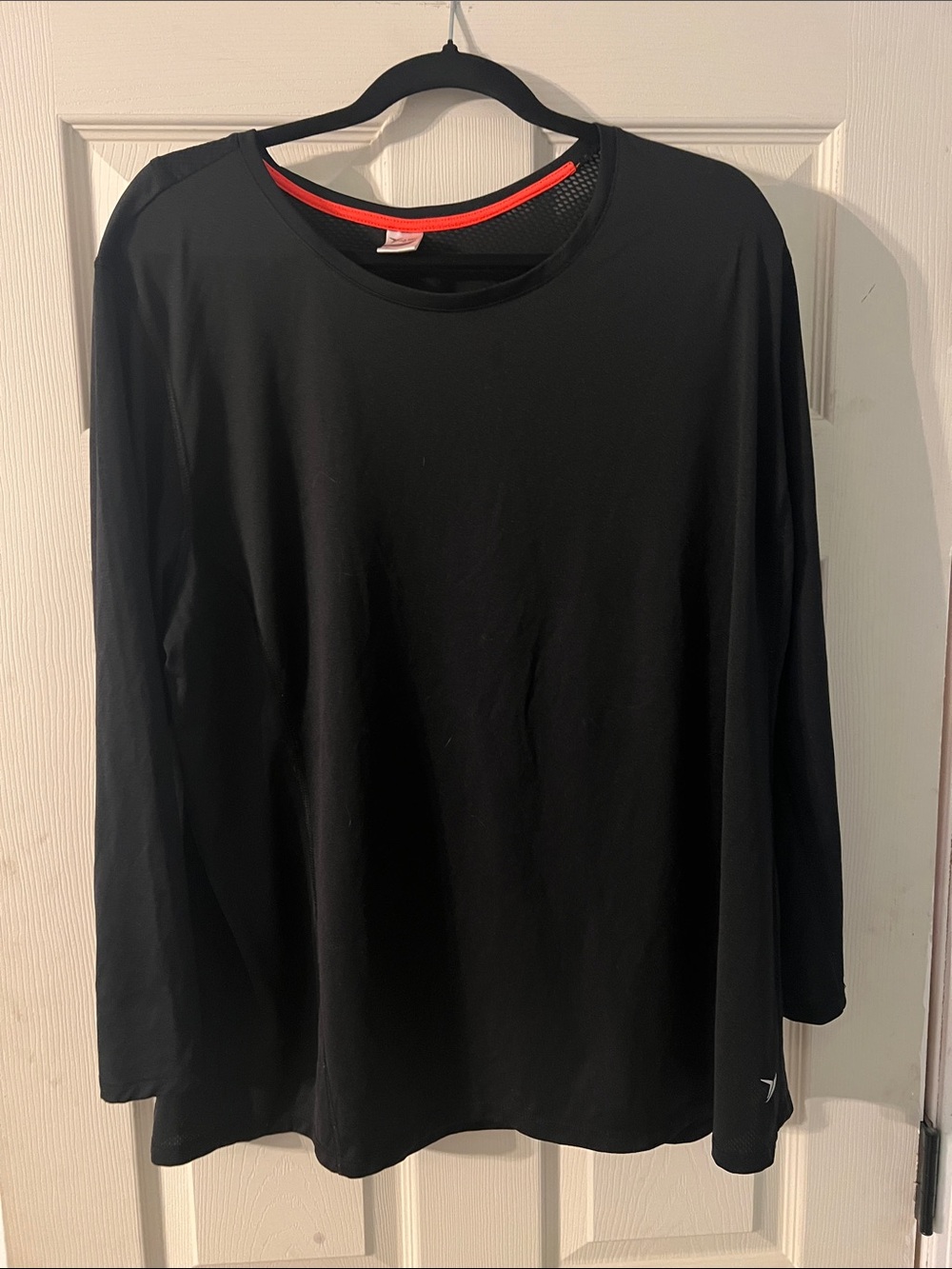 Old Navy Women’s Long Sleeve Athletic Shirt